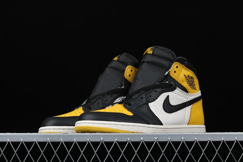All categories Air Jordan Jordan series basketball shoes Air Jordan 1 High Air Jordan 1 Yellow Toe AJ1 OG black and yellow toe high-top basketball shoes AR1020-700